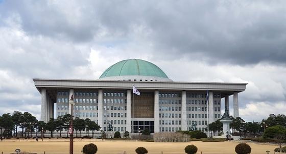 "1000만 코인 투자자 겨냥"…지선 앞 불붙은 '과세 폐지론'