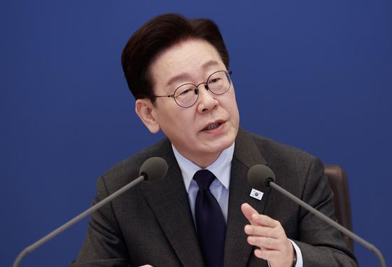 李, 부동산 투기와의 전쟁…세제·금융 패키지 대책 고려