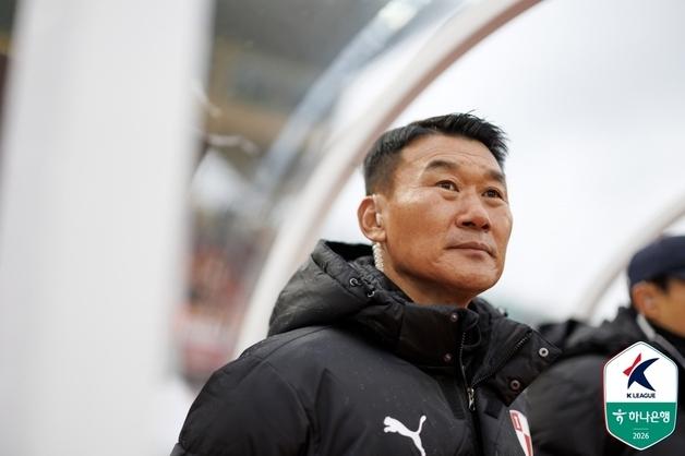 조용히 내실 다진 부산…"아직 부족한 것 많아…마지막에 축하받겠다" 