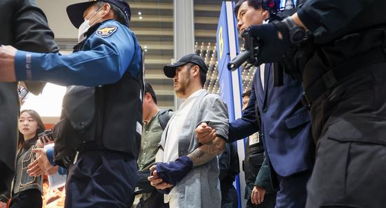 '마약왕' 박왕열, 심경 묻는 기자에 "넌 남자도 아녀" 응수