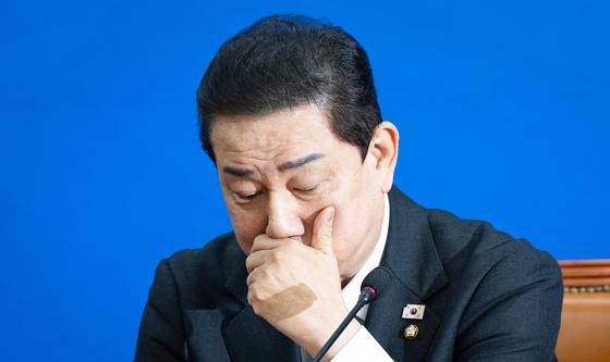 김병기, 결국 원내대표 사퇴