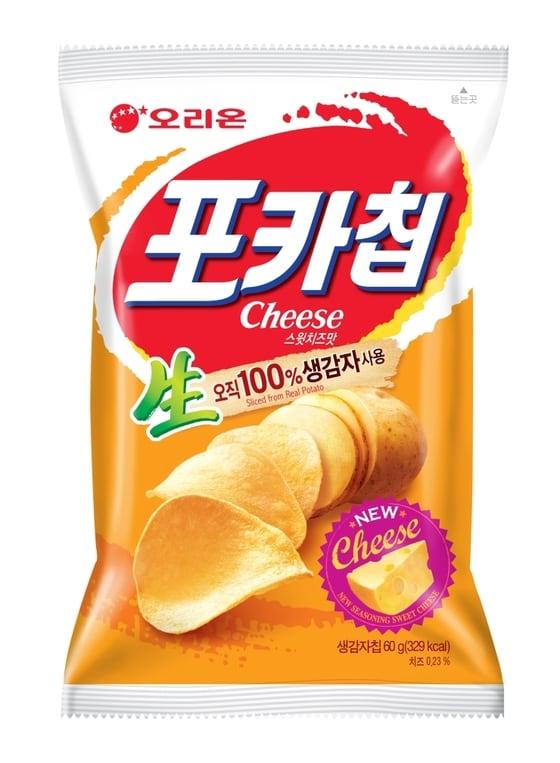 오리온에서 새롭게 선보인 &acute;스윙치즈맛&acute; 포카칩. /사진 제공 = 오리온 ⓒ News1