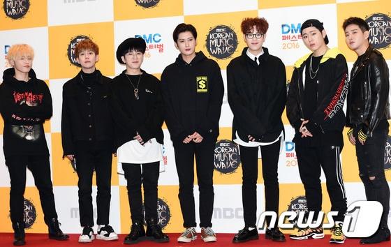 블락비 왼쪽부터 유권, 박경, 태일, 재효, 피오, 지코, 비범. ⓒ News1 권현진 기자