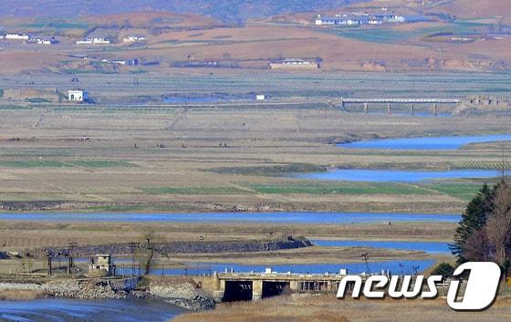 인천 강화도 평화전망대에서 바라본 북한 황해북도 개풍군 일대 마을&#40;자료사진&#41; ⓒ News1 박정호 기자