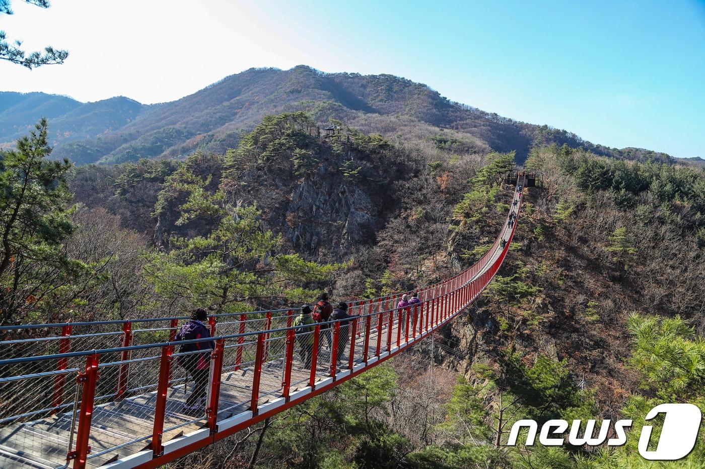 파주 감악산 출렁다리 ⓒ News1 