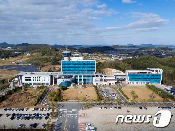 신안군청 전경.&#40;신안군 제공&#41;/뉴스1