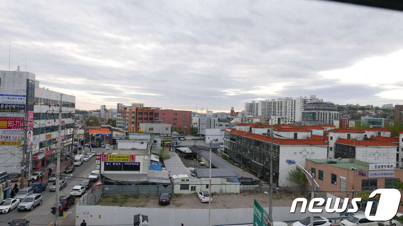 경의중앙선 문산역에서 바라본 경기 파주시 문산읍 전경. 팡화경제특구법 통과로 파주를 비롯한 접경지역 지자체들은 특구 지정에 따른 각종 혜택에 대한 기대감이 높아지고 있다.  ⓒ News1 황덕현 기자