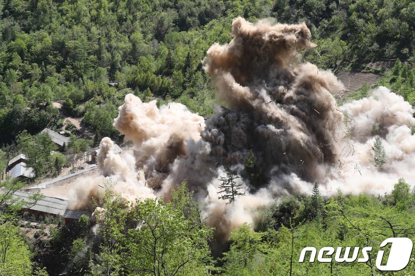 2018년 함경북도 길주군 풍계리 핵실험장 폐쇄가 이뤄지고 있는 모습..2018.5.25/뉴스1 ⓒ News1 사진공동취재단