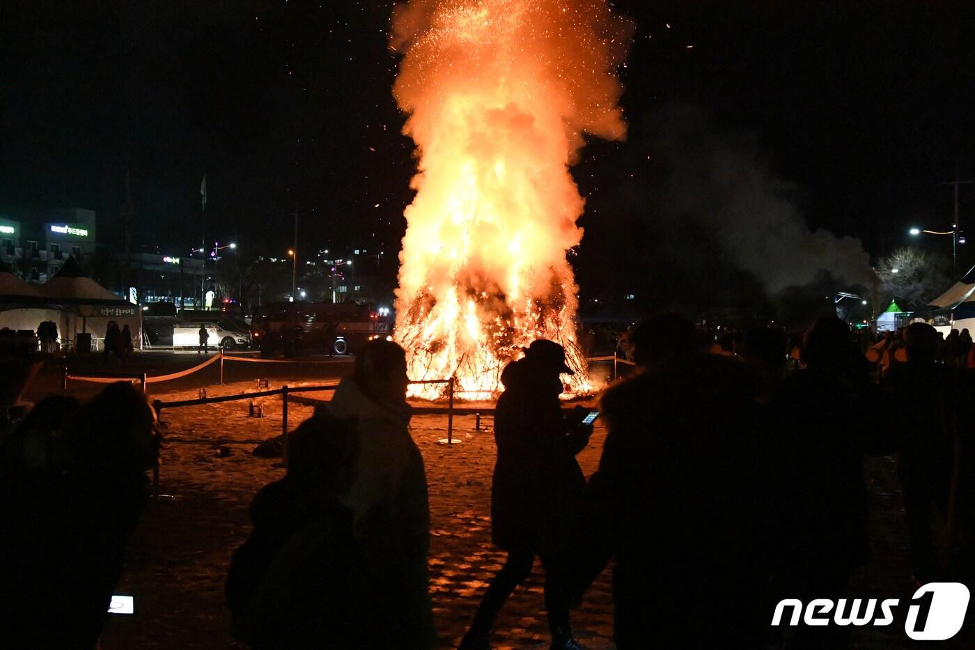 24일 정월대보름을 전후로 22~24일 사흘간 충북지역 곳곳에서 정월대보름 맞이 축제가 열린다.&#40;사진은 기사 내용과 무관함&#41; / 뉴스1 ⓒ News1