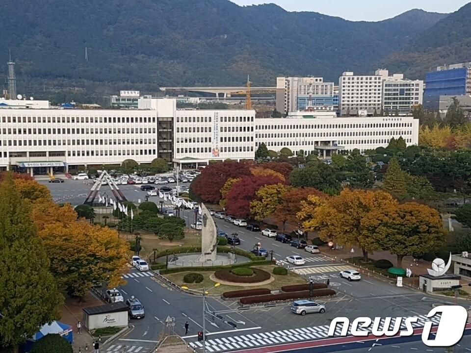 경남도청 전경&#40;경남도 제공&#41;.