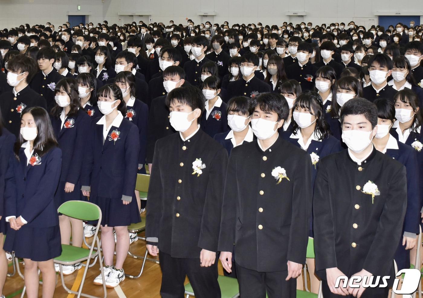 지난 3월2일 일본 나고야시 소재 고요 고등학교에서 졸업식이 열리고 있다. ⓒ 로이터=뉴스1
