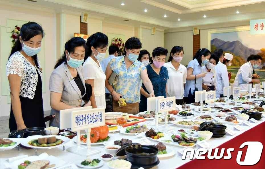 평양시에서 열린 단고기&#40;개고기&#41;요리 경연대회. [국내에서만 사용가능. 재배포 금지. DB 금지. For Use Only in the Republic of Korea. Redistribution Prohibited]rodongphoto@news1.kr ⓒ News1 김정근 기자