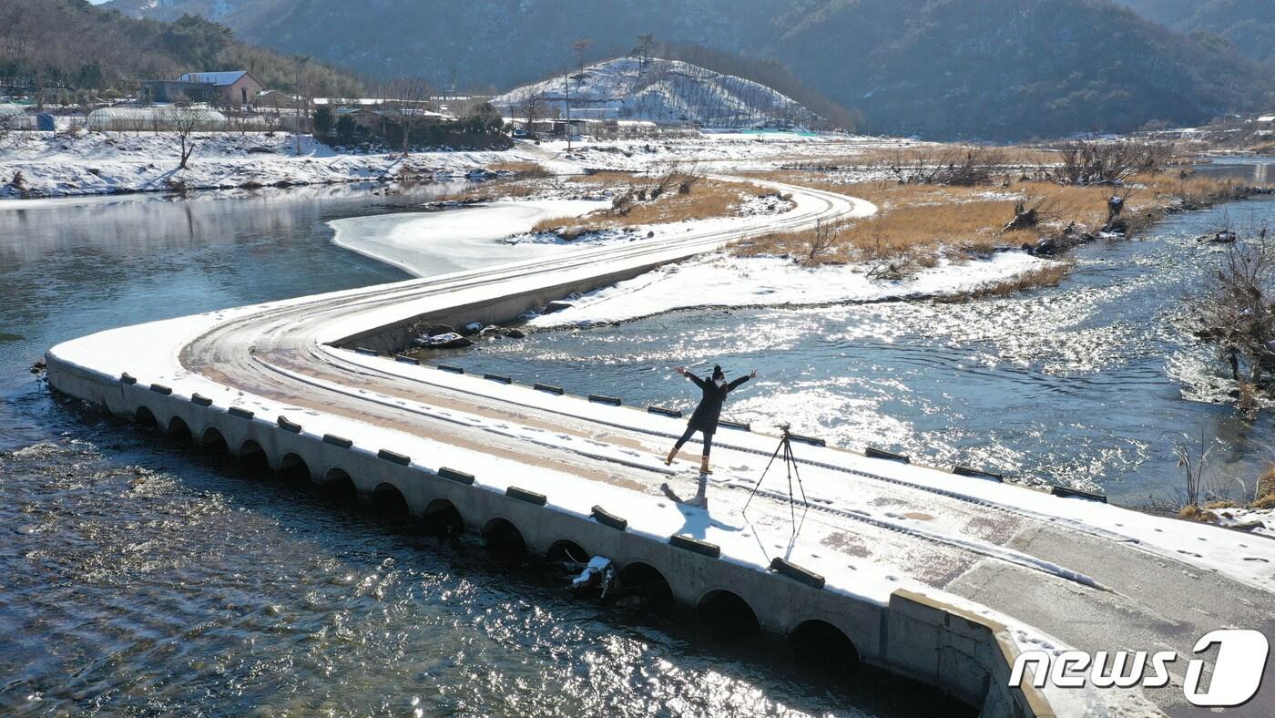 전북 임실군 덕치면 섬진강 구담마을이 한국관광공사가 추천하는 겨울 비대면 안심관광지로 선정됐다.&#40;임실군 제공&#41;2021.1.24/ⓒ 뉴스1