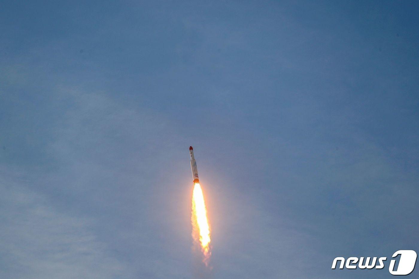 이란 테헤란에서 군사용 인공위성 &#39;불사조&#39;가 발사되고 있다. ⓒ AFP=뉴스1 ⓒ News1 우동명 기자&#40;사진은 기사 내용과 무관함&#41; / 뉴스1 ⓒ News1