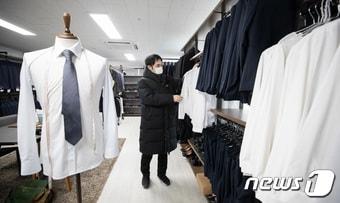 구직 청년을 위한 면접용 정장 대여 업체 .&#40;자료사진&#41;/뉴스1 ⓒ News1 