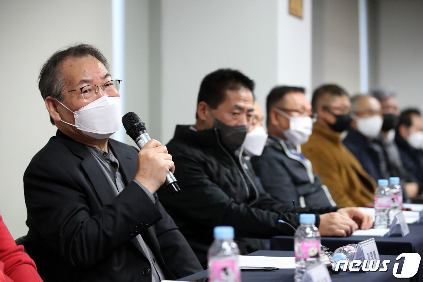 선감학원 피해자들이 20일 오전 서울 중구 진실·화해를위한과거사정리위원회에서 열린 &#39;선감학원 아동 인권침해사건 진실규명 결정 발표 기자회견&#39;에서 소회를 밝히고 있다. 2022.10.20/뉴스1 ⓒ News1 이승배 기자