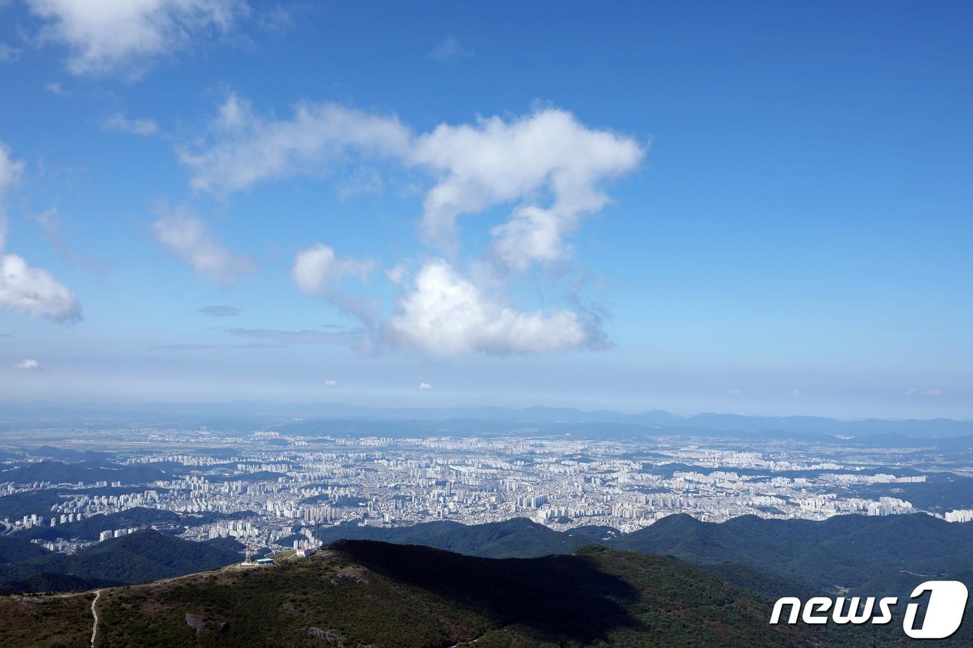 광주 무등산 국립공원 정상 전망대에서 내려다 본 광주시의 모습. 2022.10.8/뉴스1 ⓒ News1 이승현 기자