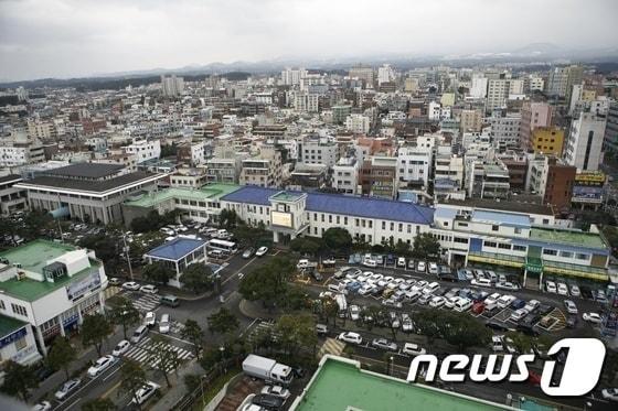 제주시청사 전경. ⓒ News1 홍수영 기자