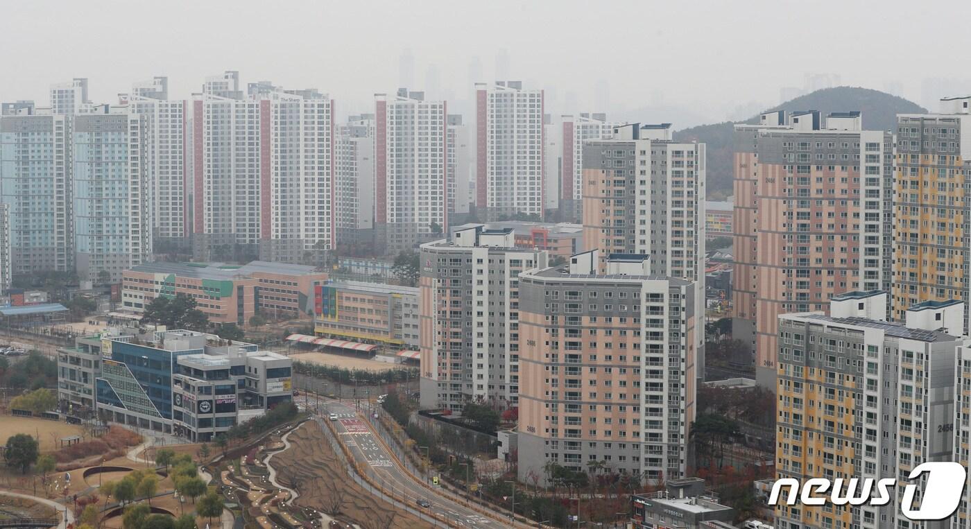 지난해 경기도의 부동산 총거래량이 전년 대비 절반가량 줄어든 것으로 조사됐다. 사진은 화성시 동탄2신도시의 모습. 2022.11.14/뉴스1 ⓒ News1 김영운 기자