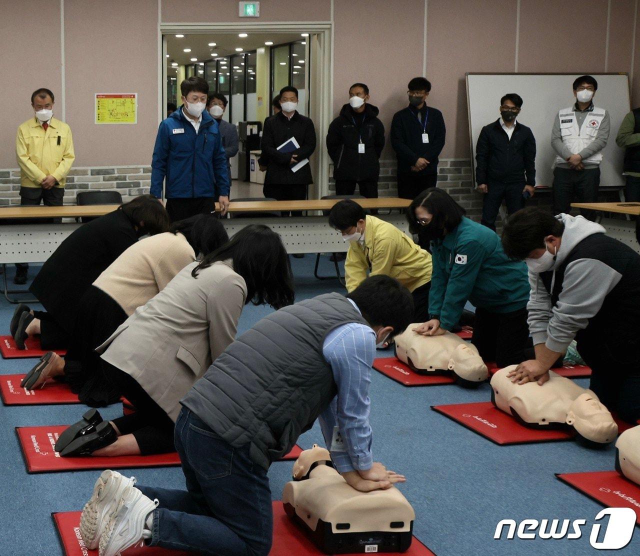 CPR교육.&#40;대한적십자사 경기도지사 제공&#41;