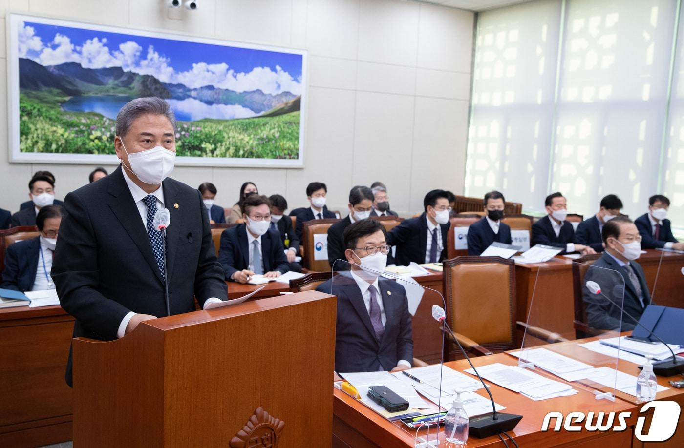 박진 외교부 장관이 7일 서울 여의도 국회에서 열린 제400회 국회&#40;정기회&#41; 제4차 외교통일위원회 전체회의에서 제안 설명을 하고 있다. 2022.11.7/뉴스1 ⓒ News1 이재명 기자