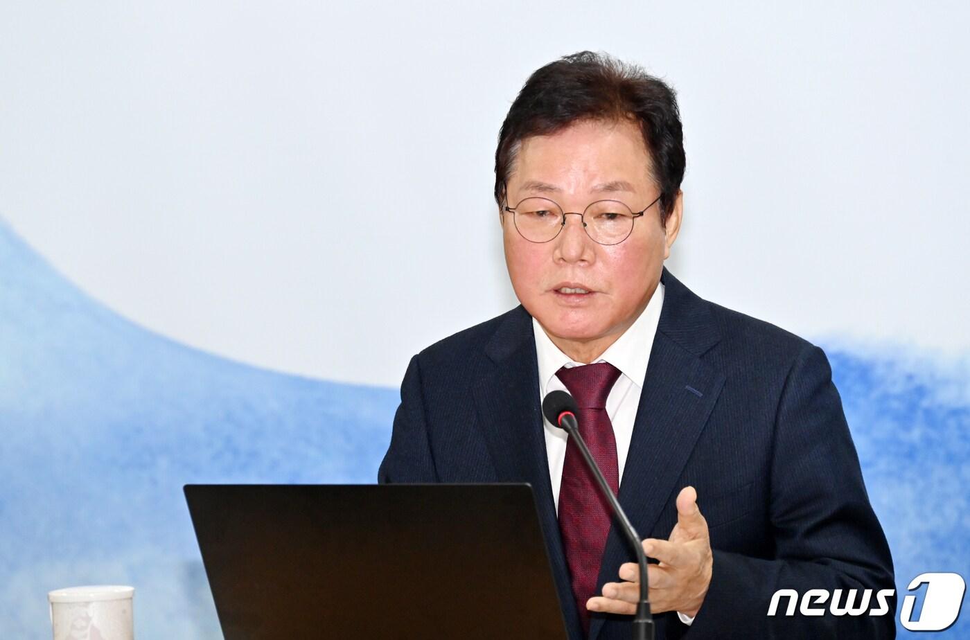 박완수 경남지사가 7일 실국본부장회의서 재난 대응 컨트롤타워가 필요하다고 강조하고 있다. &#40;경남도 제공&#41;