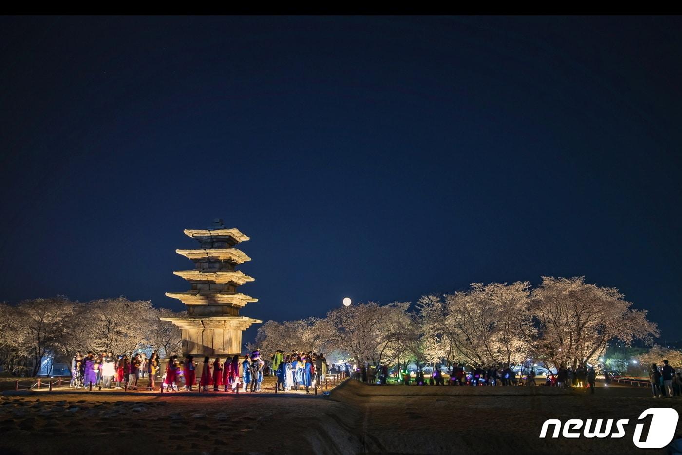 전북 익산시가 정부의 해외 관광객 3000만 명 유치를 목표로 동남아 관광객 유치에 나섰다. 사진은 왕궁리 오층석탑.&#40;익산시 제공&#41;2022.12.15./ⓒ 뉴스1