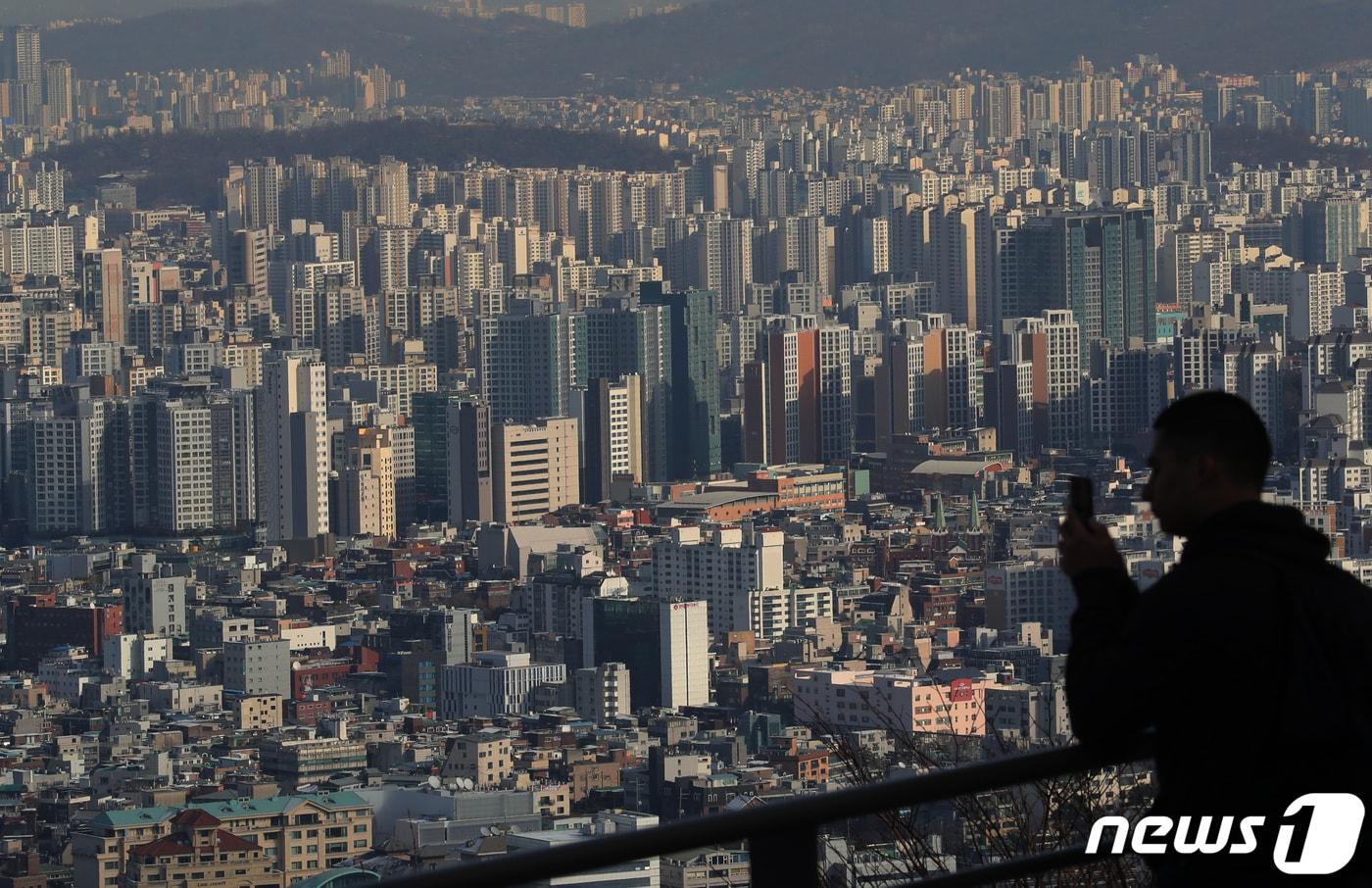 서울 남산에서 바라본 아파트 모습. 2022.12.19/뉴스1 ⓒ News1 송원영 기자