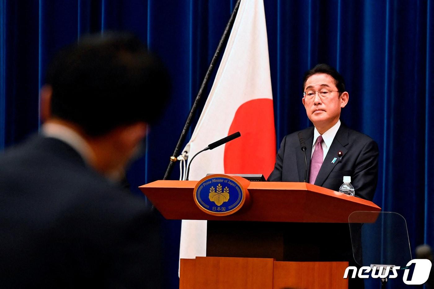 기시다 후미오 일본 총리는 27일 기자회견에서 연말연시 추가 개각 가능성은 없다고 밝혔다. 사진은 지난 16일 기자회견 모습. 2022. 12. 16. ⓒ 로이터=뉴스1 ⓒ News1 최서윤 기자