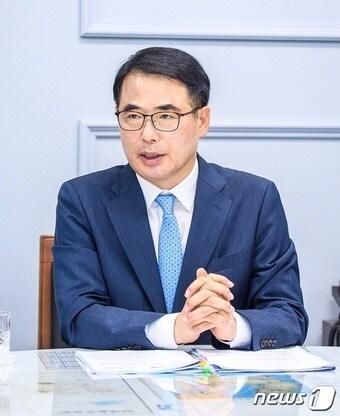 장충남 군수.