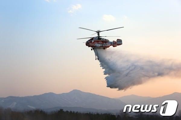 산불진화 헬기 자료사진 &#40;산림청 제공&#41; 뉴스1