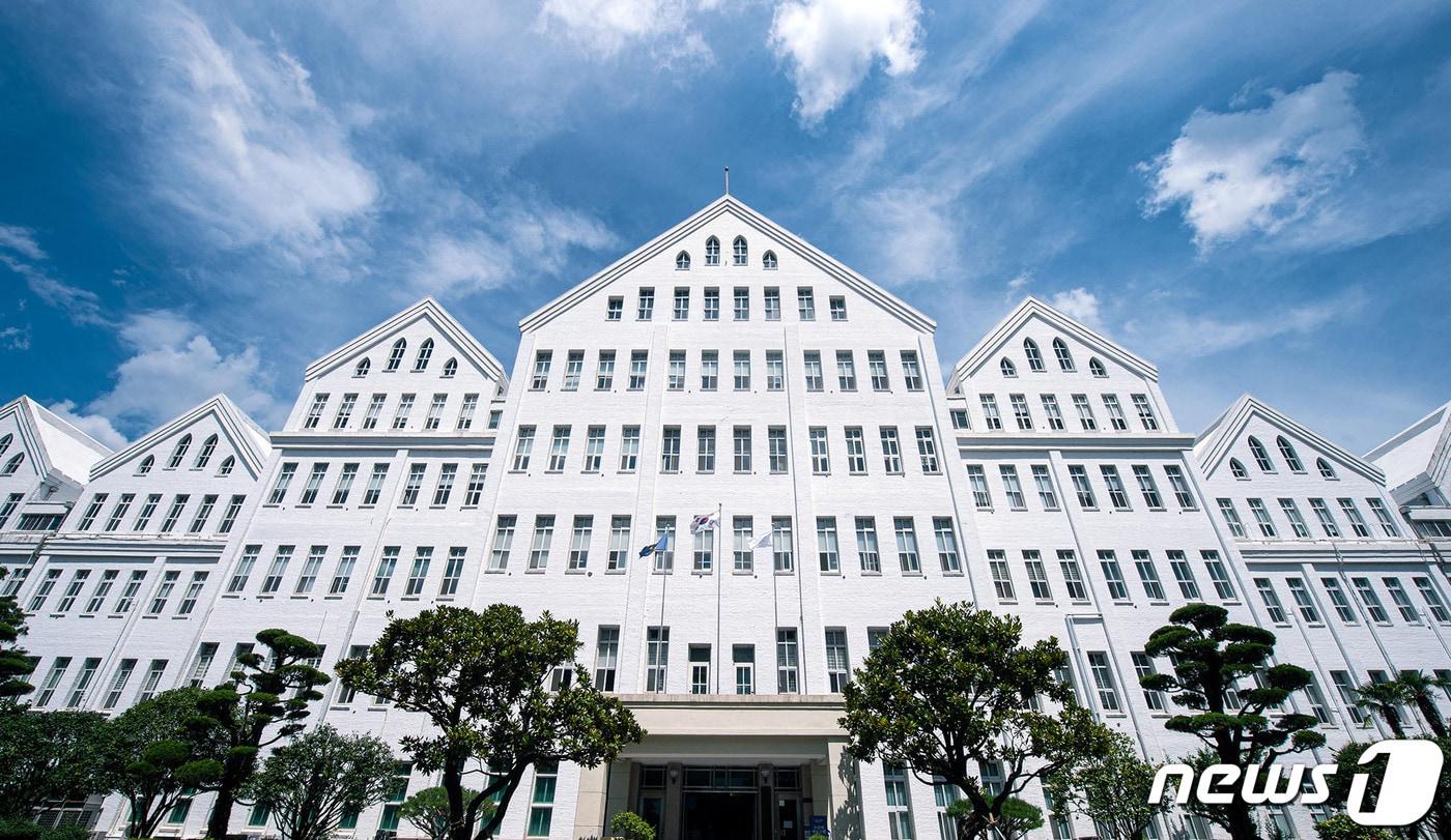 조선대학교 본관 전경.&#40;조선대 제공&#41;/뉴스1