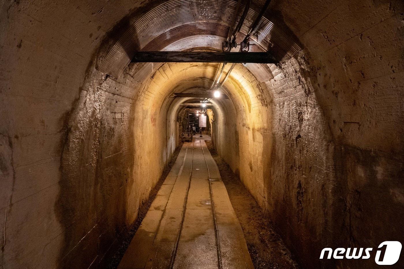 일본 사도광산 내 터널. &#40;서경덕 교수 제공&#41; 2022.4.7/뉴스1