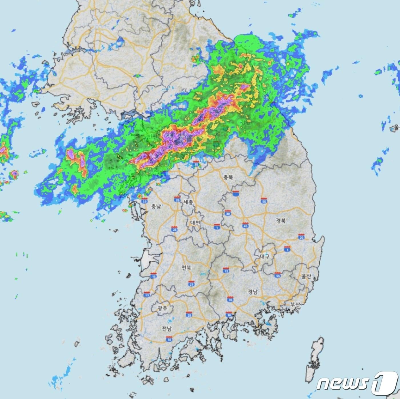 8일 오후 1시15분 기준 강수 초단기 예측&#40;기상청 제공&#41; ⓒ 뉴스1 황덕현 기자