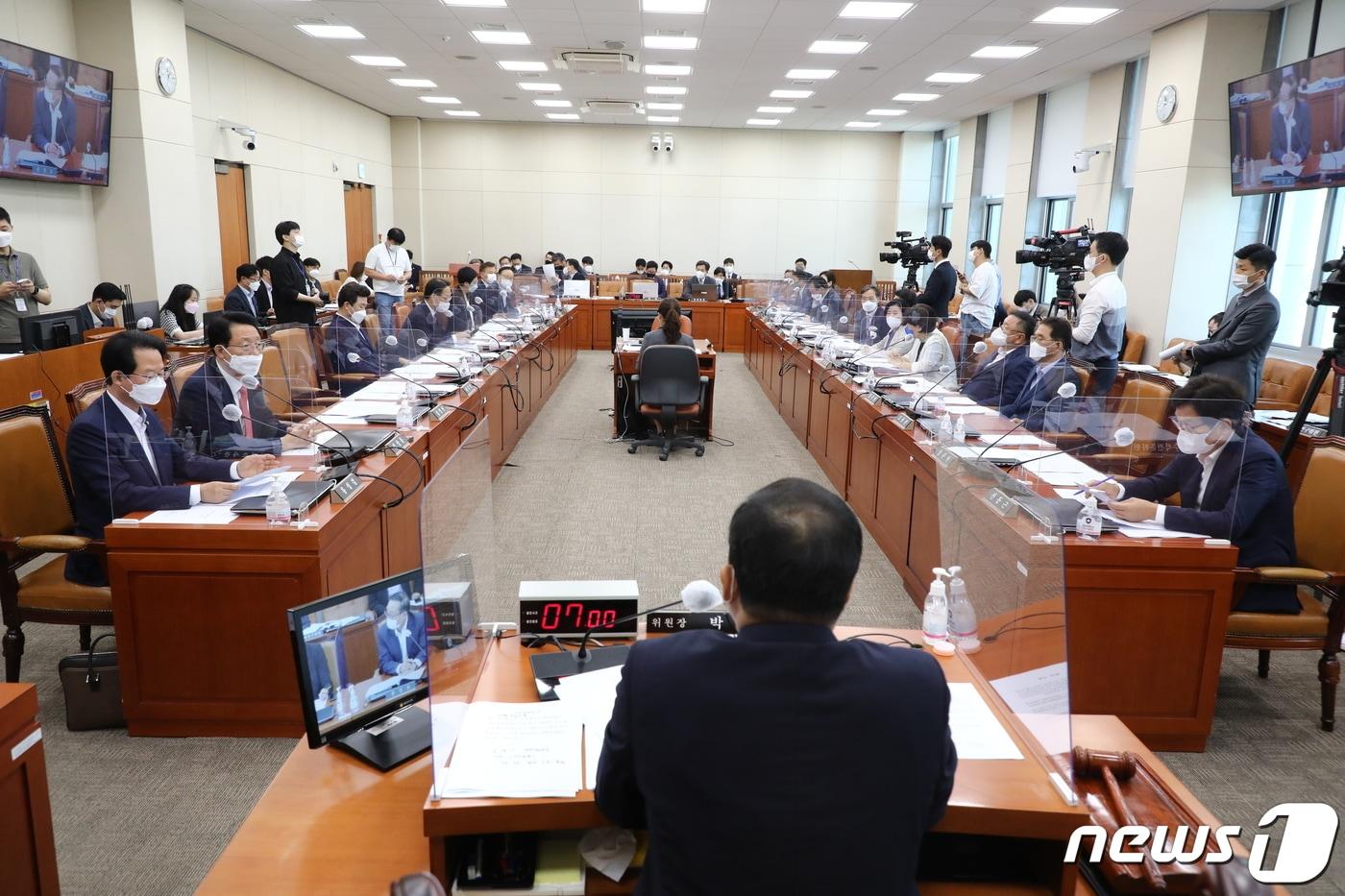 박대출 국회 기획재정위원회 위원장이 1일 서울 여의도 국회에서 열린 기획재정위원회 전체회의를 주재하고 있다. &#40;공동취재&#41; 2022.9.1/뉴스1 ⓒ News1 이재명 기자