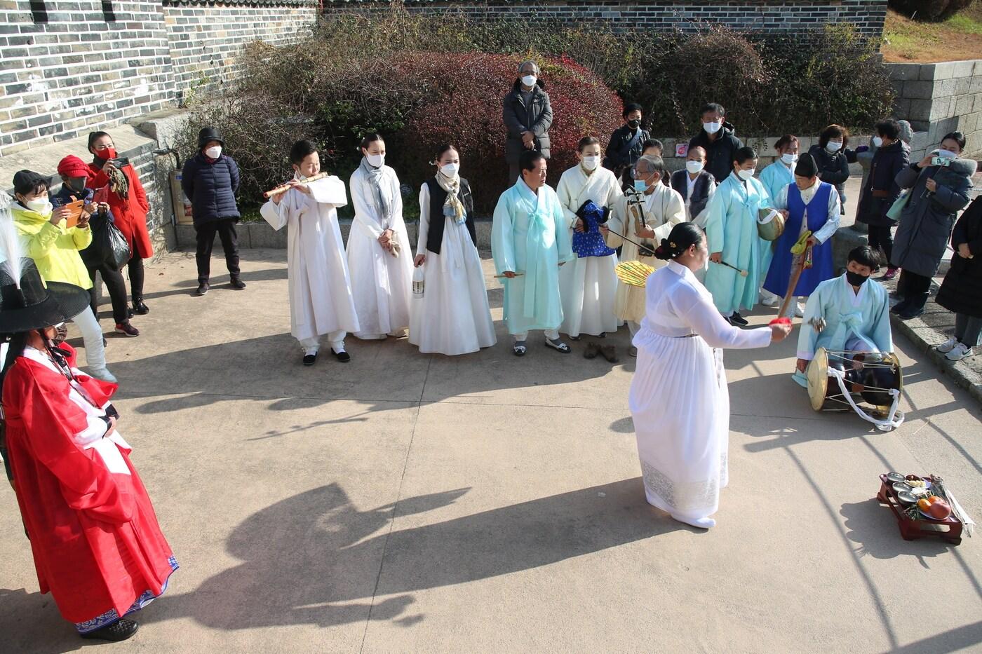 경기도도당굿 &#40;문화재청 제공&#41;