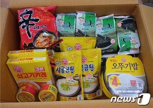 전북 진안군이 코로나19로 재택치료 중인 군민에게 구호물품을 배부한다.&#40;진안군제공&#41;2022.9.5/뉴스1