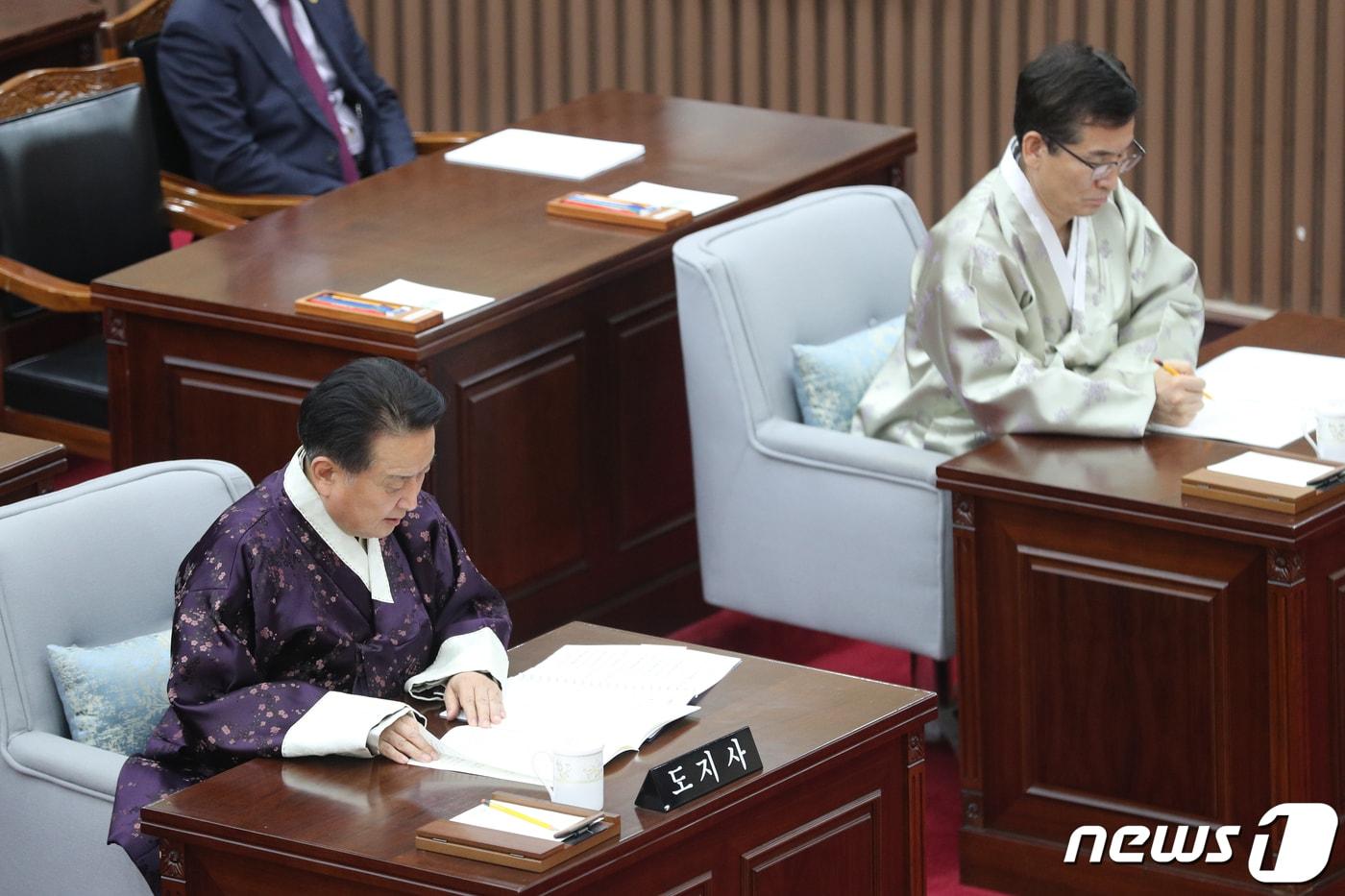 김영환 충북도지사, 윤건영 충북교육감/뉴스1