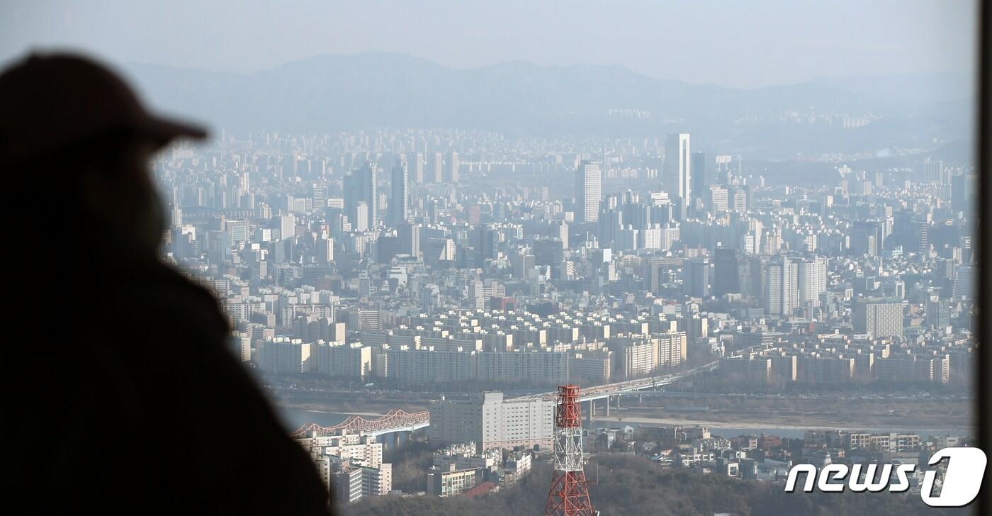 사진은 서울 중구 남산에서 바라본 도심의 아파트 단지. 2023.1.18/뉴스1 ⓒ News1 이승배 기자