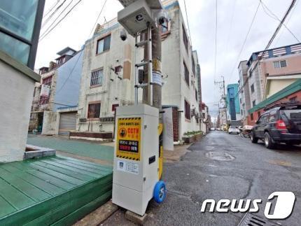 경주시 성건동 한 주택가에  설치된 이동식 스마트 경고판’&#40;경주시청 제공&#41;