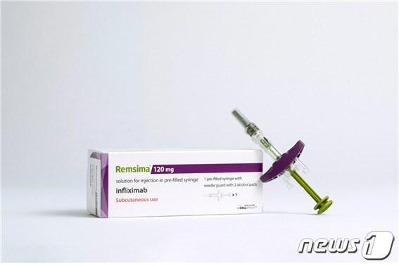 셀트리온이 개발한 램시마SC PFS-S&#40;Pre-Filled Syringe with Safety guard&#41;.&#40;셀트리온 제공&#41;