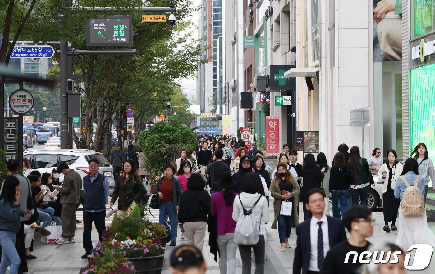 &lt;자료 사진&gt; 서울 강남역 일대. 2023.10.24/뉴스1 ⓒ News1 김민지 기자