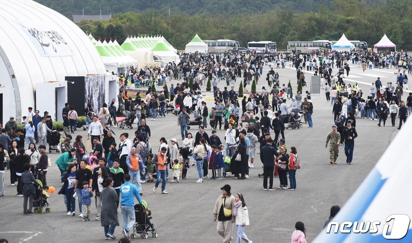 ‘2023계룡군문화축제’ 행사장 모습. &#40;계룡시 제공&#41; /뉴스1