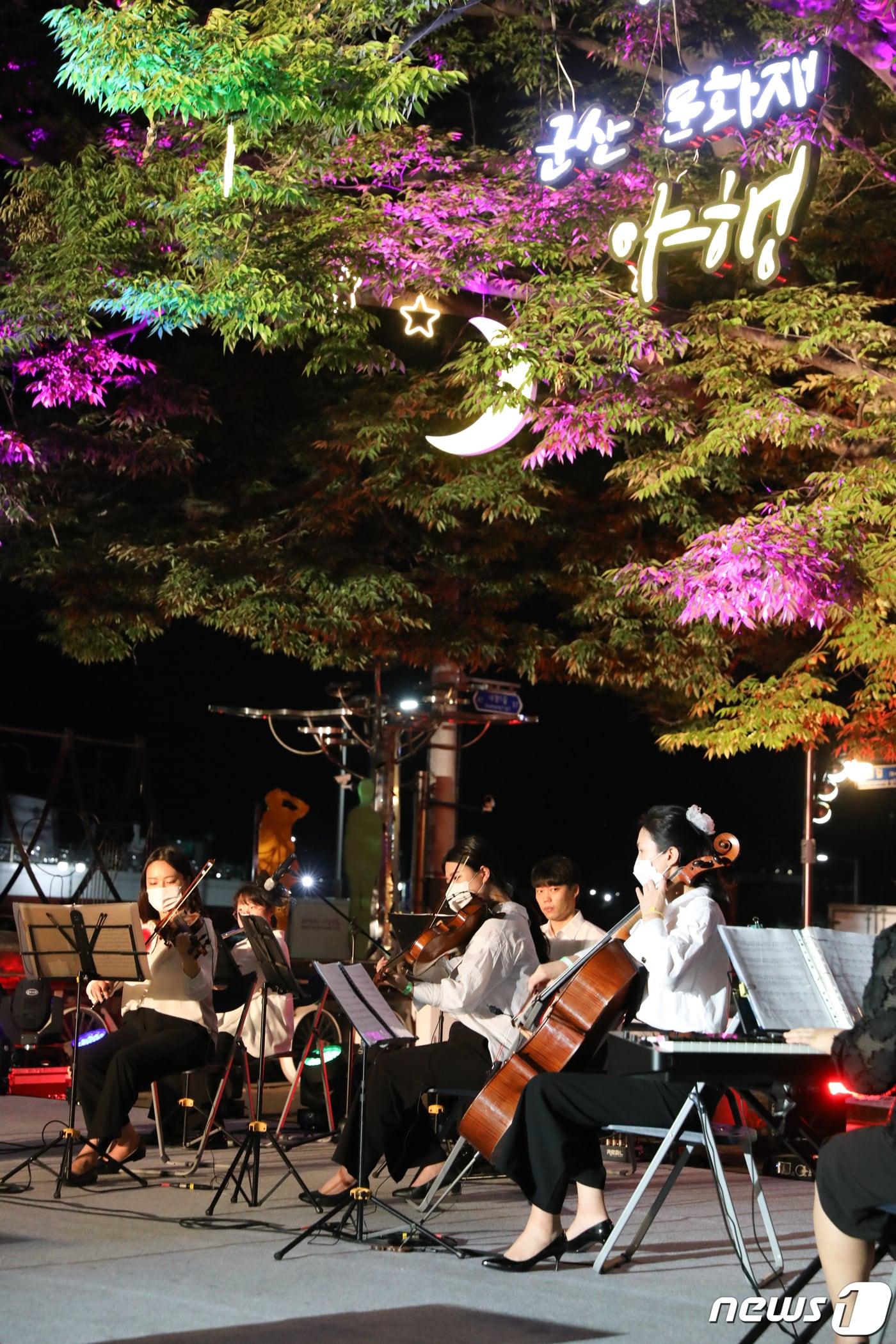 국내 대표 야간 문화유산 향유프로그램인 &#39;군산문화재야행&#39;이 피너클 어워드 금상과 은상을 수상했다.&#40;군산시 제공&#41; 2023.11.10/뉴스1