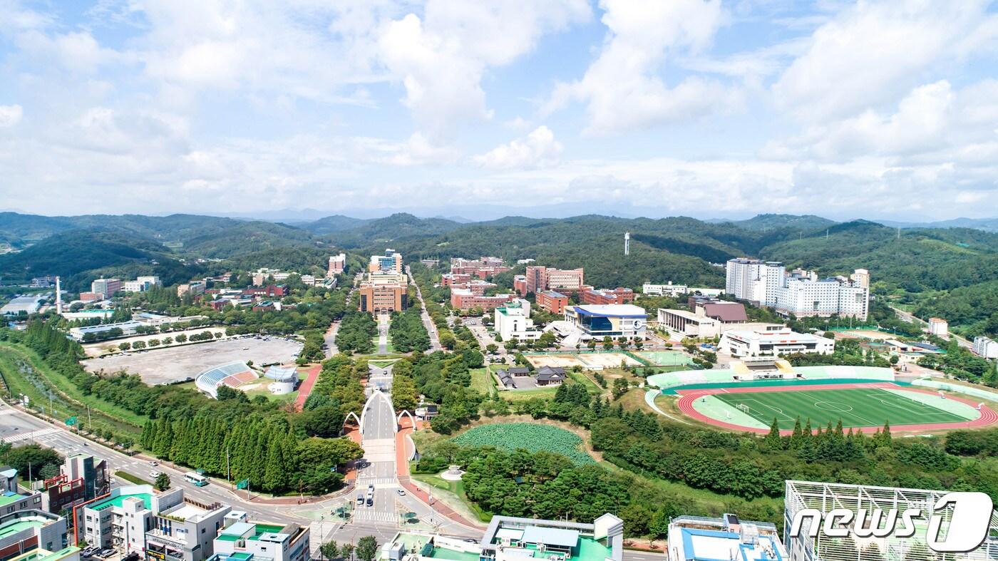 경상국립대 가좌캠퍼스 전경&#40;경상국립대 제공&#41;.