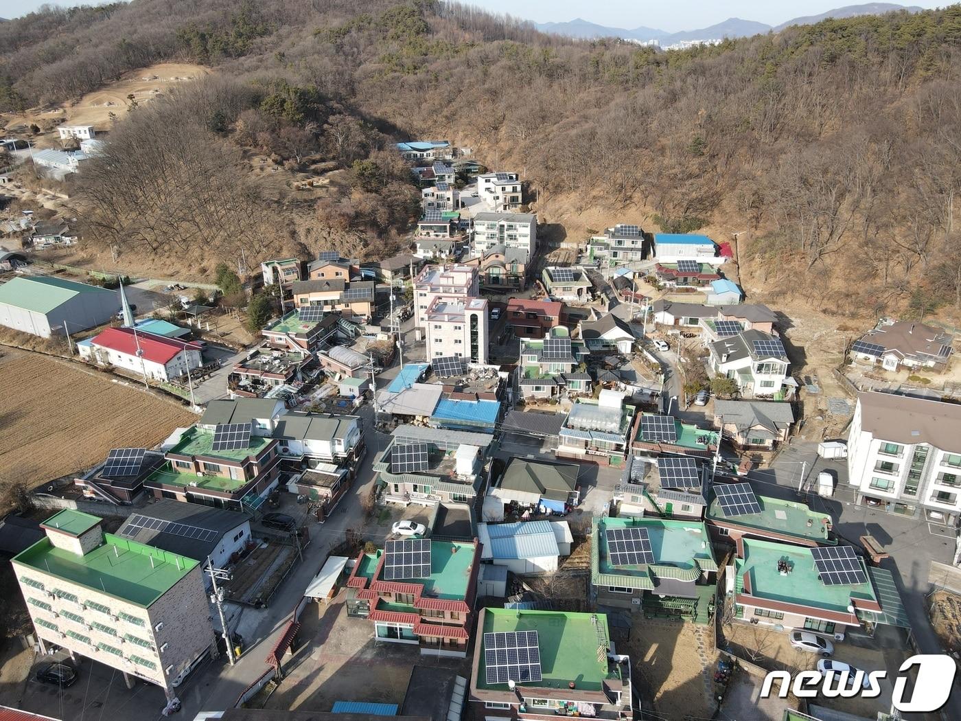 용인시 처인구 모현읍 일산1리에 설치돼 있는 태양광설비 모습.&#40;용인시 제공&#41;