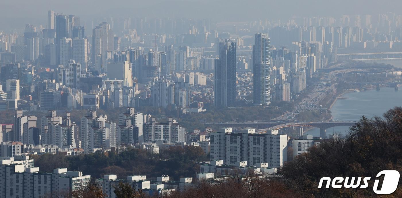 서울 남산에서 바라본 아파트 단지 모습. 2023.11.14/뉴스1 ⓒ News1 허경 기자