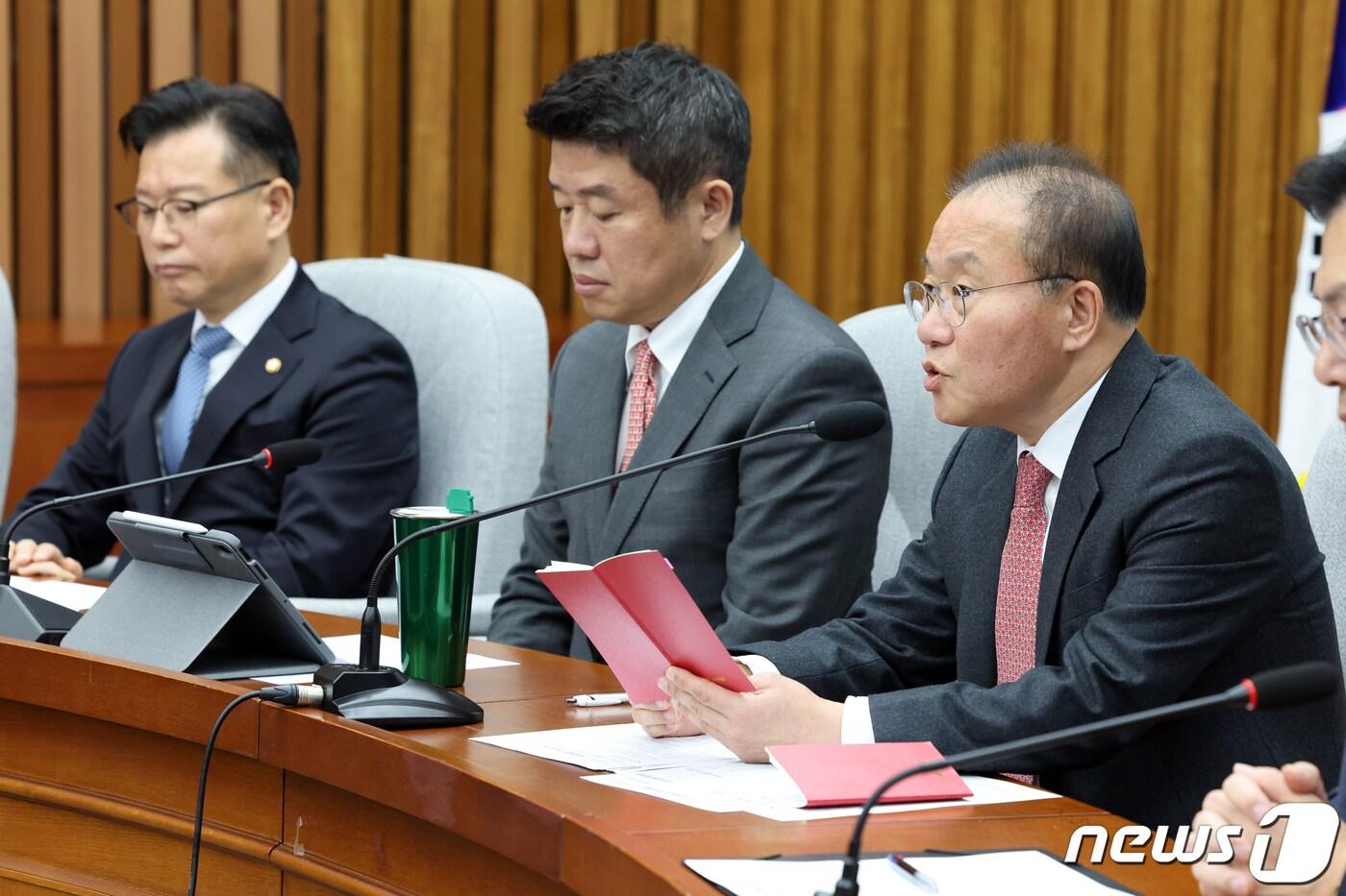 윤재옥 국민의힘 원내대표가 21일 오전 서울 여의도 국회에서 열린 원내대책회의에서 모두발언을 하고 있다. 2023.11.21/뉴스1 ⓒ News1 황기선 기자