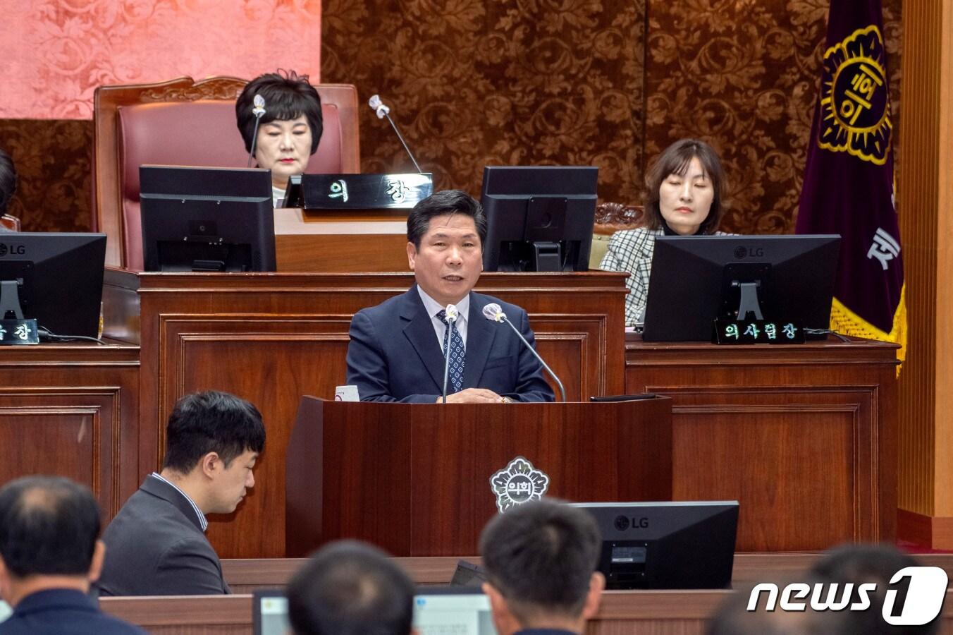 22일 제천시 김창규 시장이 제천시의회 정례회에서 204년도 시정연설을 했다. 