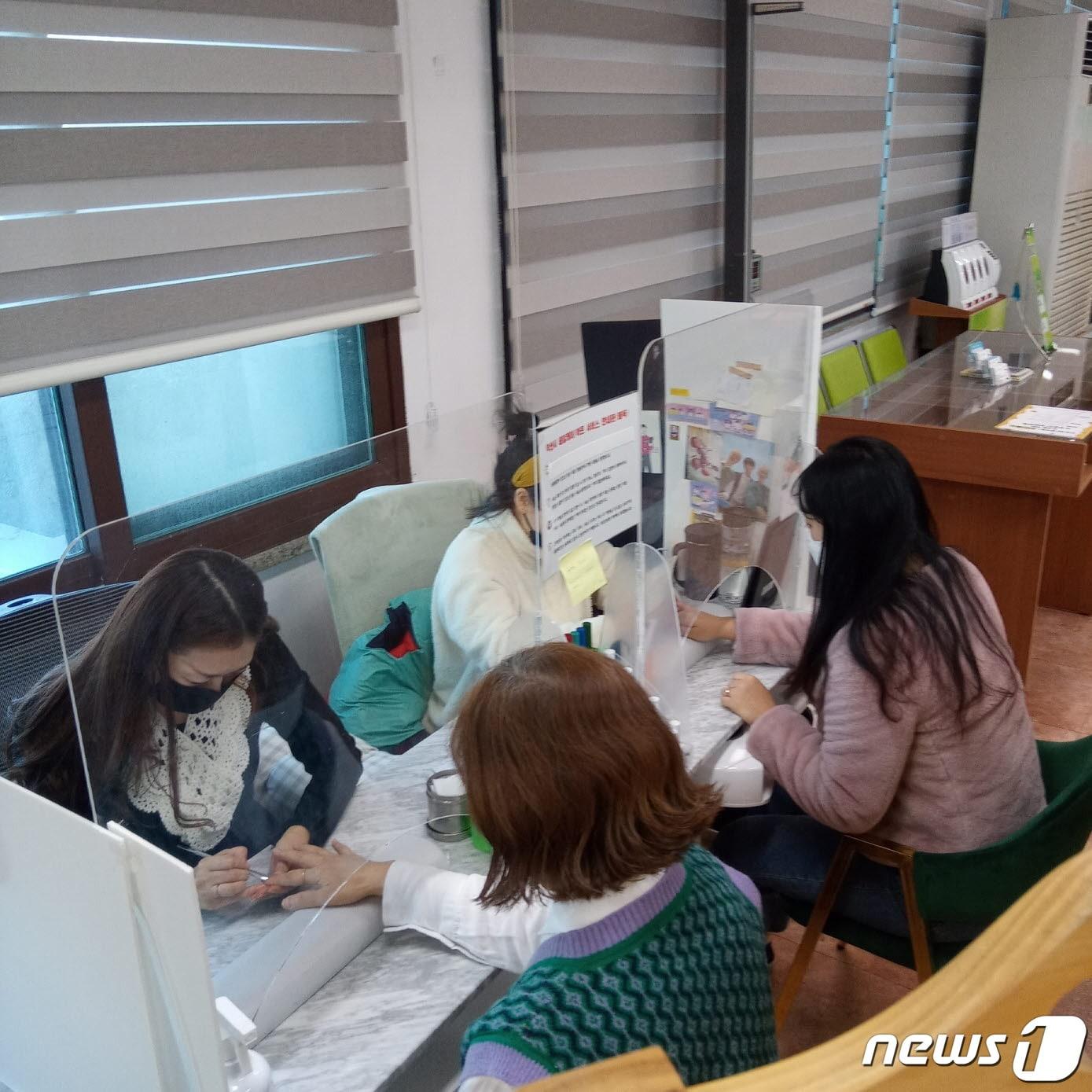 전북 익산시가 장애인의 사회참여와 안정적 생활을 지원하기 위해 관련 일자리를 대폭 확대했다.&#40;익산시 제공&#41;2023.11.22./뉴스1